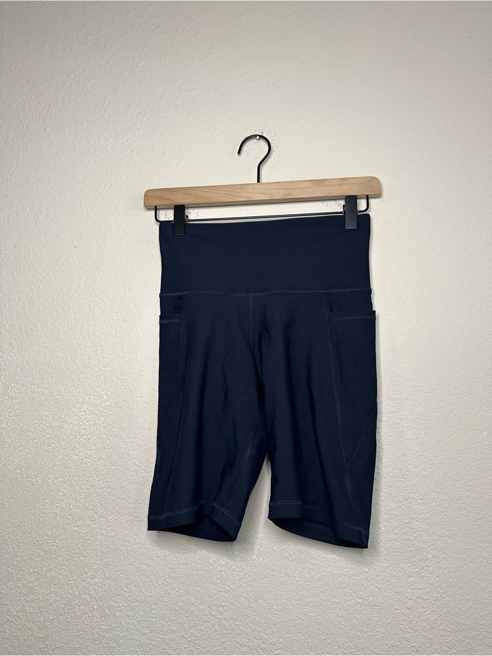 Old Navy Active Navy Blue Powersoft Biker Shorts Size Small
